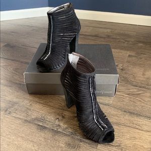 Vince Camuto - Caitlyn- Peep Toe Booties